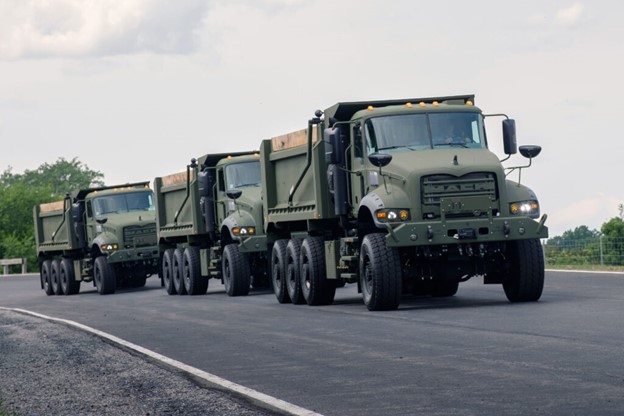 Military-Mack-Defense-Pickup-Truck-Linup